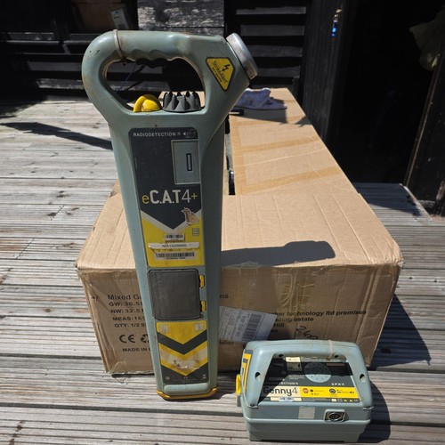Cat4 genny - &,